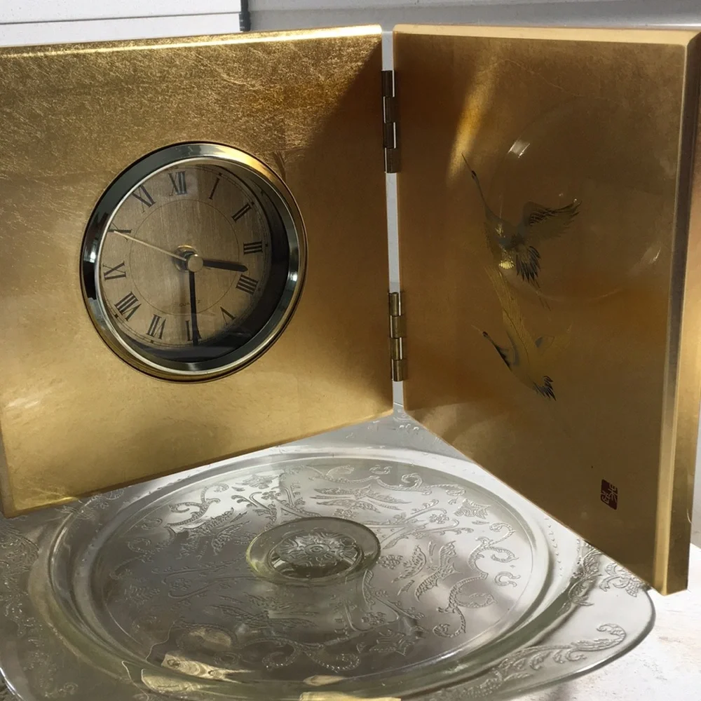 Vintage Japanese cranes folding quartz clock